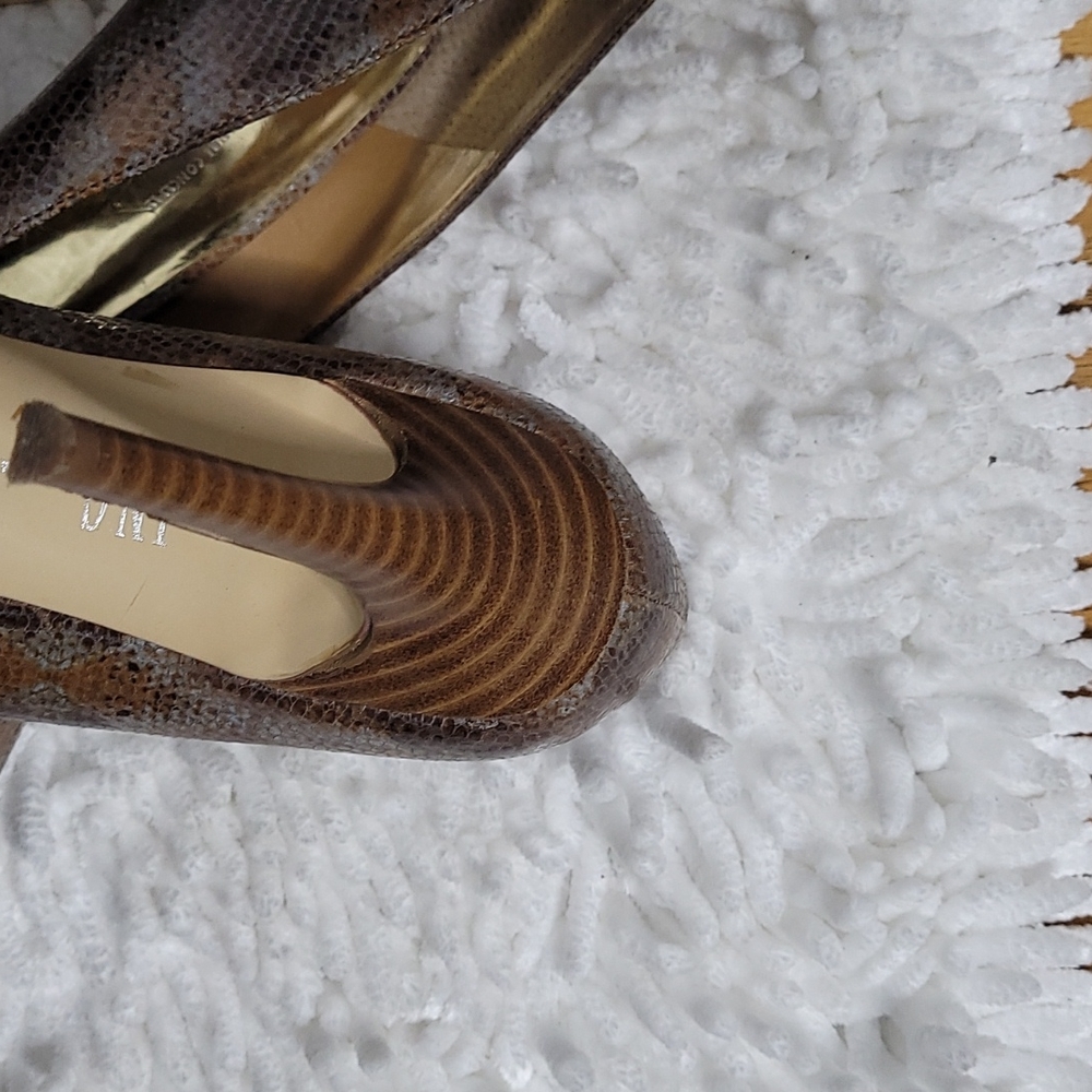 Heels - Picture 3 of 3